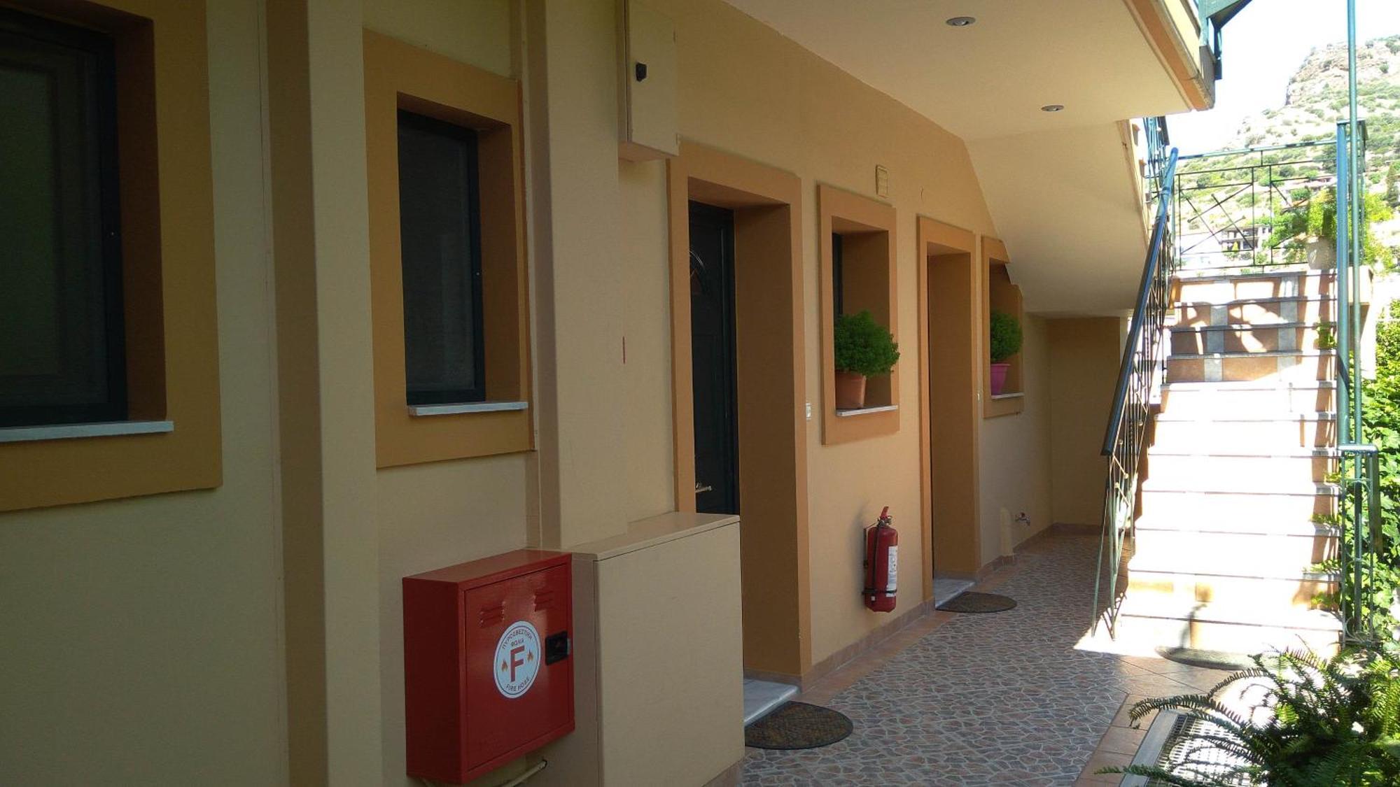 Nikolitsa Apartments Glyfada  Esterno foto